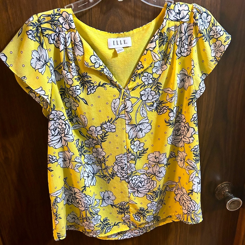 Woman’s short sleeve